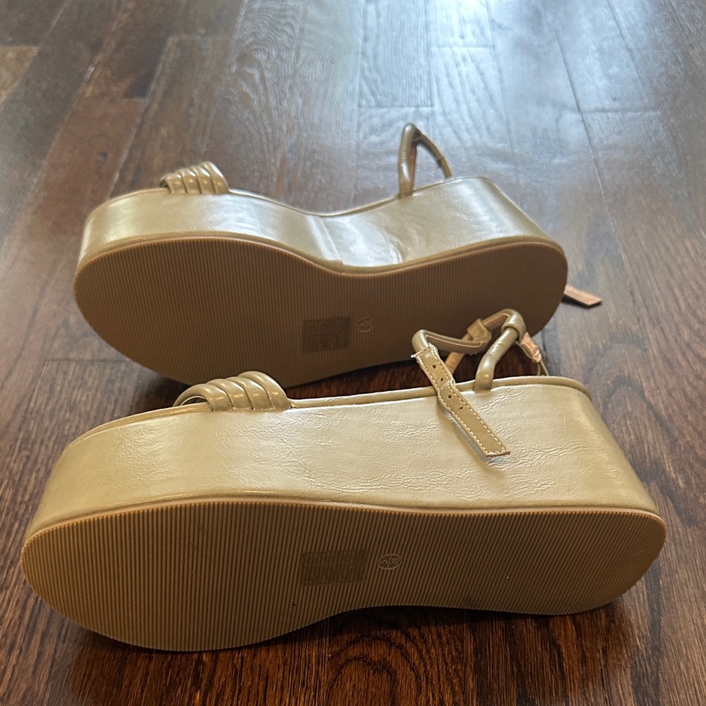 Olive Green Platform Sandals - Picture 8 of 10